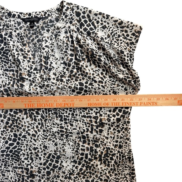 Banana Republic SS Print Dolman Blouse Medium Animal Spot Neutral Black Tan - Picture 2 of 6